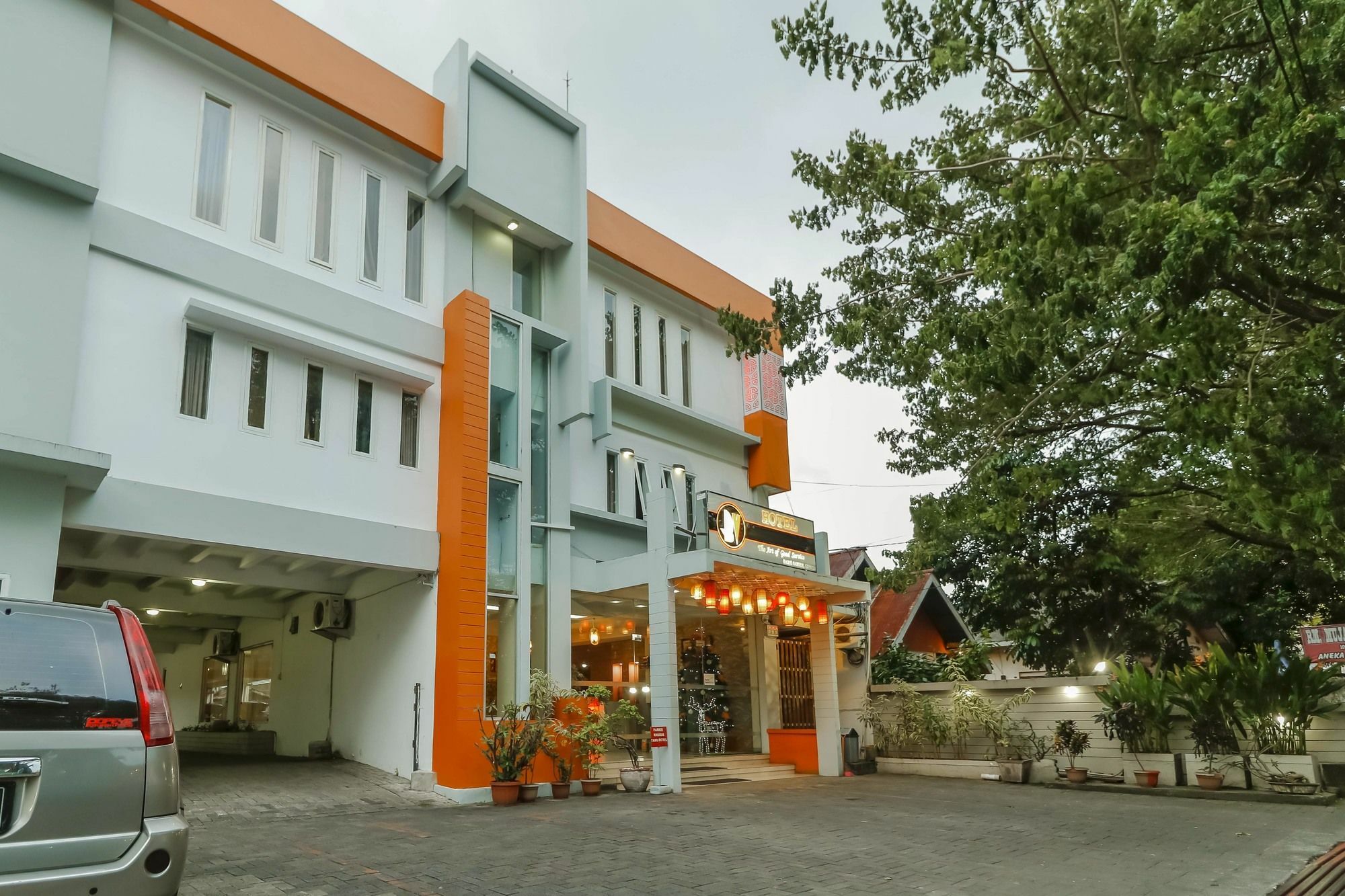 Готель Reddoorz Near Manado Town Square Екстер'єр фото
